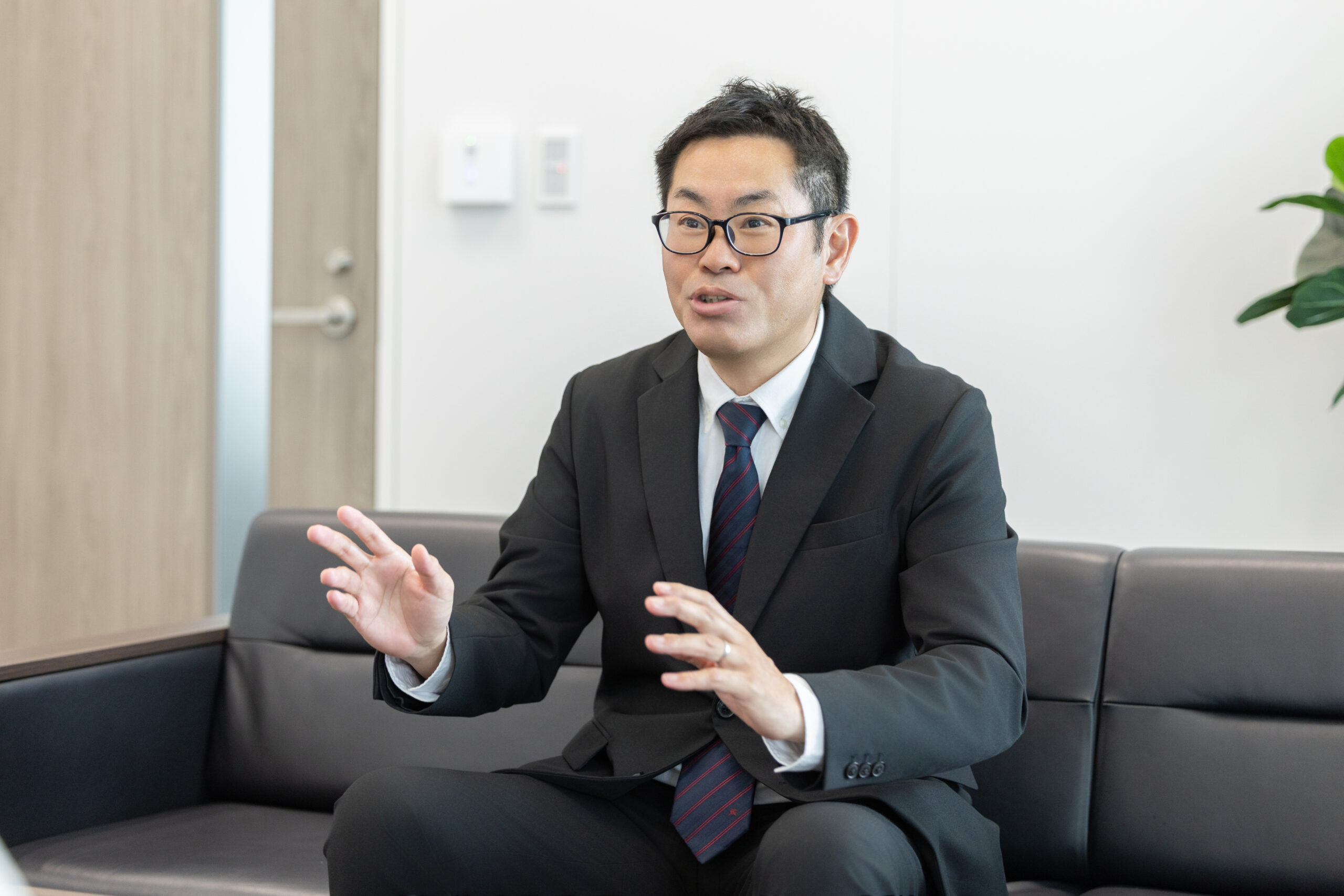 锻治田泰采访
